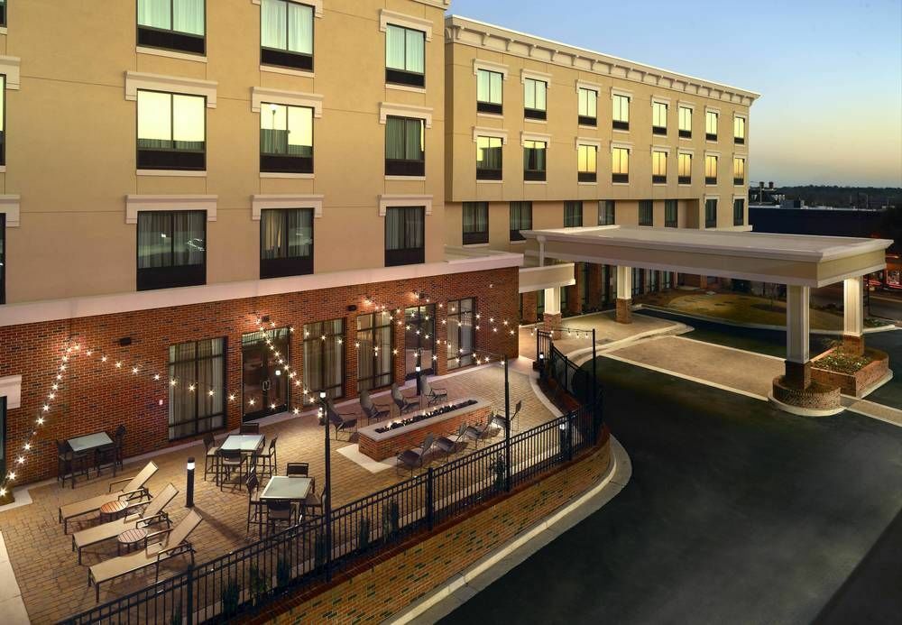 Courtyard By Marriott Lagrange Hotel Exterior photo